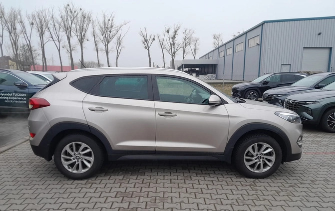 Hyundai Tucson cena 69900 przebieg: 120000, rok produkcji 2016 z Słupsk małe 172